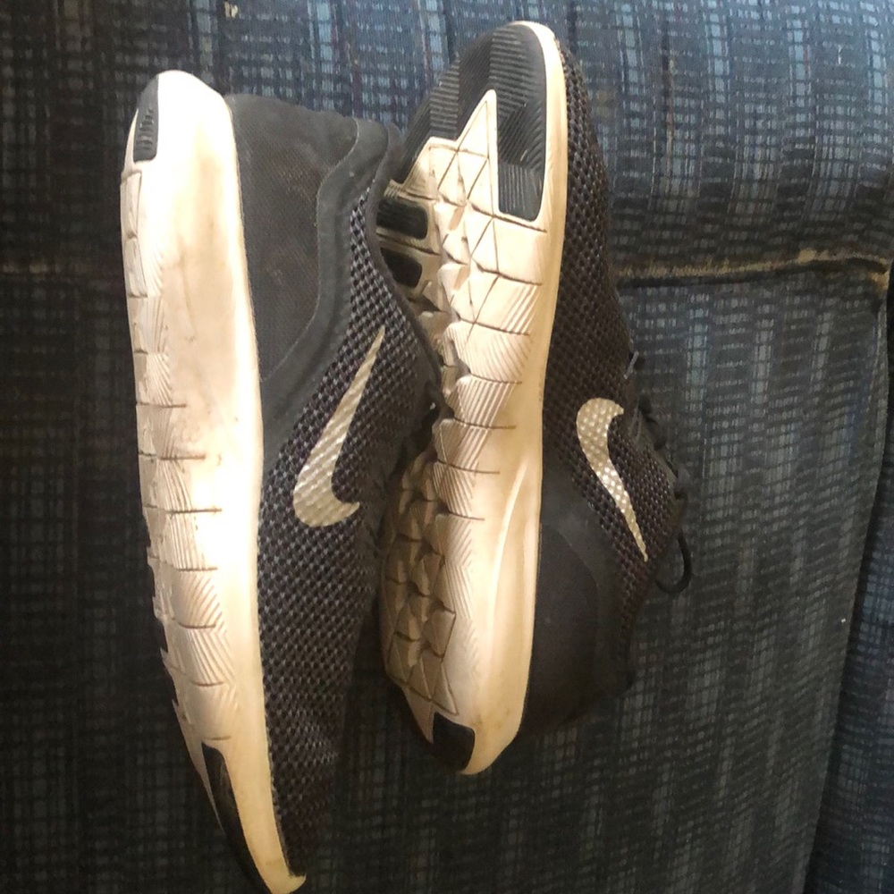 Training shoes - Picture 7 of 9